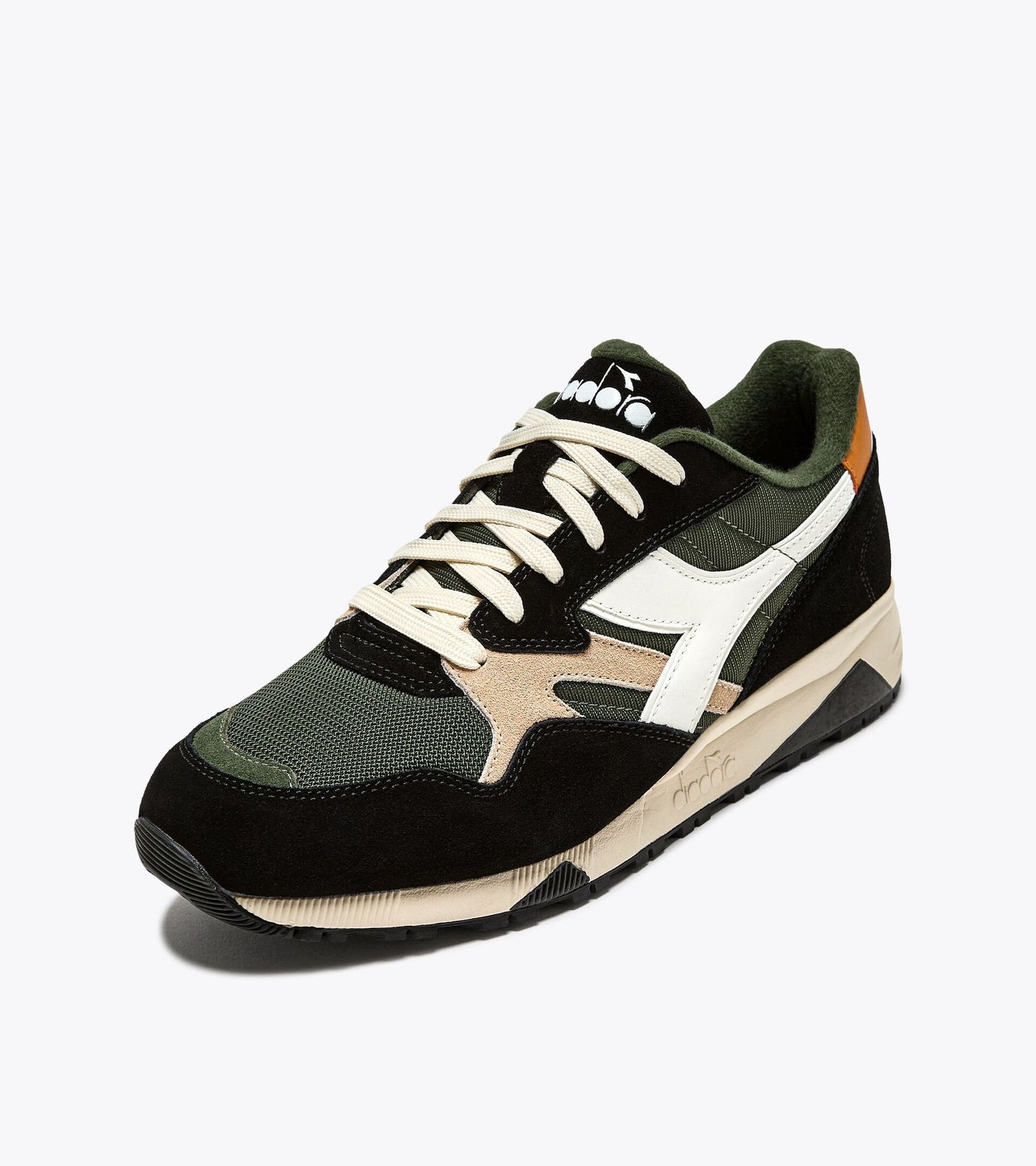 DIADORA N902