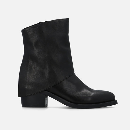 Bruno Premi - Leather boot with turn-up col. Black