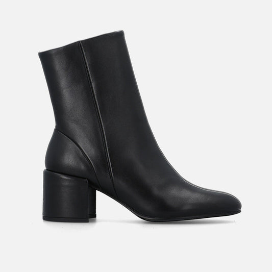 Bruno Premi - leather ankle boot with heel - Col. Black